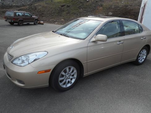 Used 2002 Lexus ES 330 image 2