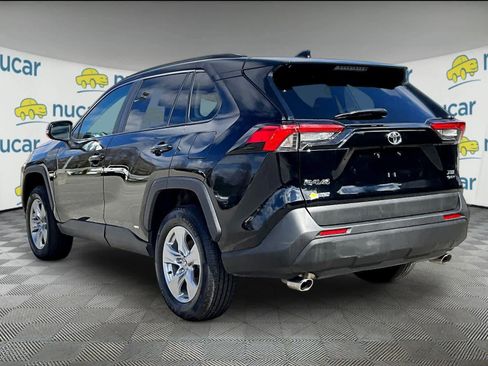 Used 2025 Toyota RAV4 XLE image 4