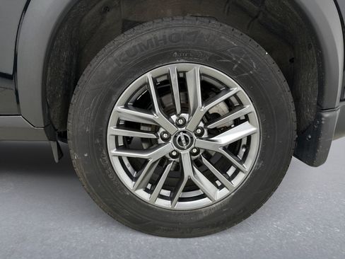 Used 2024 Nissan Rogue S AWD/4WD image 20