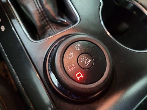 Used 2017 Ford Explorer XLT w/ Equipment Group 202A image 40