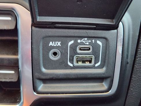 Used 2021 Jeep Wrangler Unlimited Sahara image 21