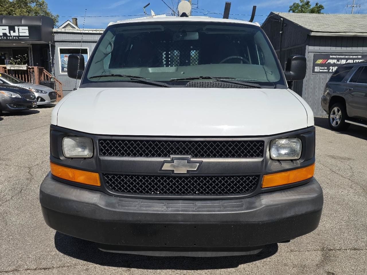 Used 2013 Chevrolet Express 2500 RWD image 2