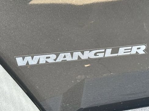 Used 2016 Jeep Wrangler Sport image 27