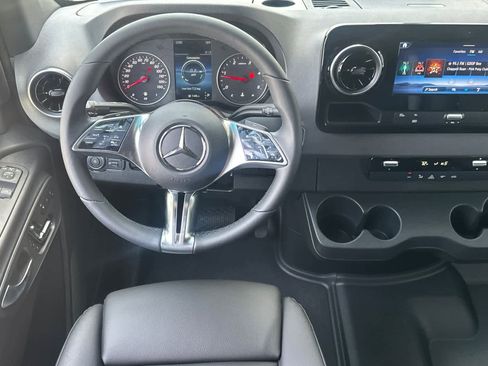 New 2025 Mercedes-Benz Sprinter 2500 image 10