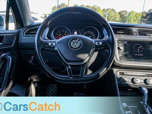 Used 2019 Volkswagen Tiguan SE image 18
