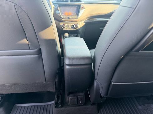 Used 2022 Chevrolet TrailBlazer RS w/ Technology Package FWD image 23