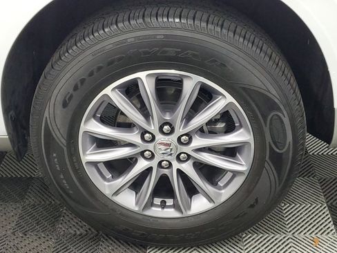 Used 2024 Buick Enclave Essence w/ Technology Package image 9