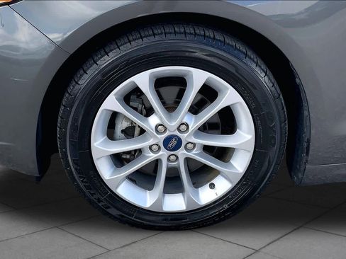Used 2019 Ford Fusion SE FWD image 10