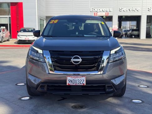 Certified 2024 Nissan Pathfinder S image 3