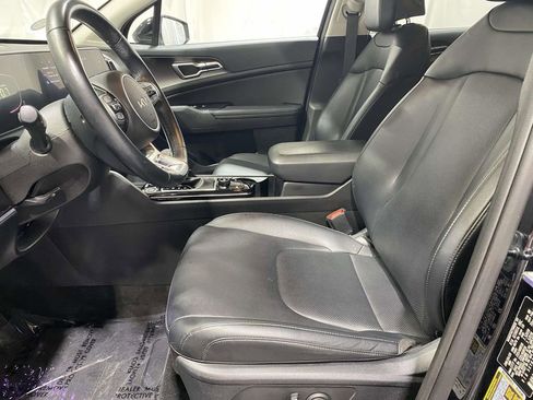 Used 2023 Kia Sportage EX image 16