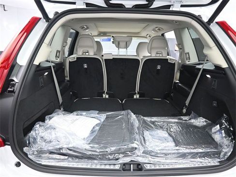 New 2025 Volvo XC90 B6 Plus w/ Protection Package Premier image 34