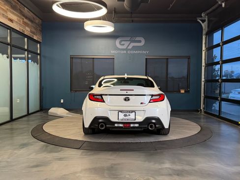 Used 2022 Toyota GR86 Premium RWD image 4