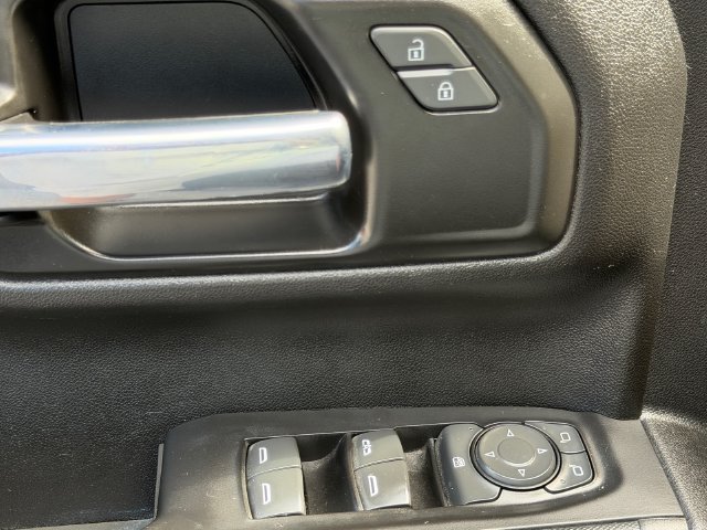 Used 2022 Chevrolet Silverado 1500 Custom w/ LPO, Blackout Package RWD image 17