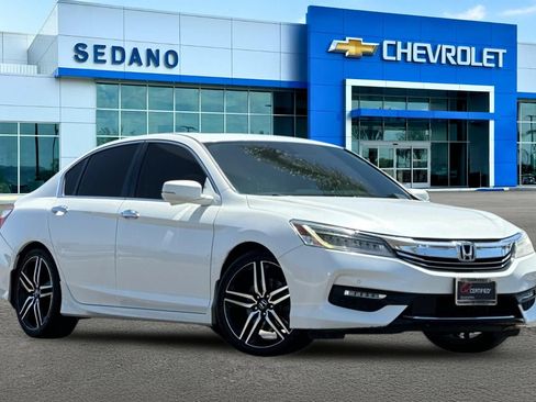 Used 2016 Honda Accord Touring image 2