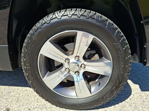 Used 2017 Jeep Patriot High Altitude AWD/4WD image 8