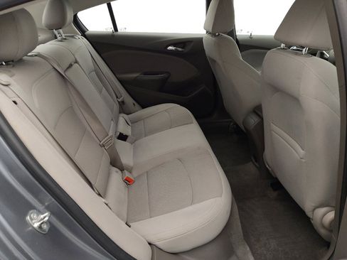 Used 2018 Chevrolet Cruze LT image 19