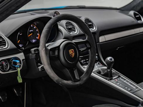 Used 2020 Porsche 718 Cayman GT4 RWD image 48