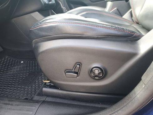 Used 2015 Jeep Cherokee Trailhawk w/ Comfort/Convenience Group AWD/4WD image 16