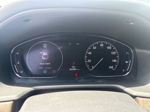 Used 2018 Honda Accord Touring image 19