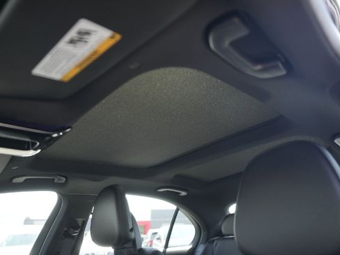 Used 2024 Mercedes-Benz C 300 4MATIC Sedan image 11