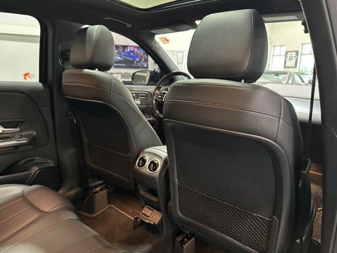 Used 2021 Mercedes-Benz GLA 250 4MATIC image 46
