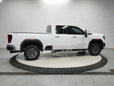 Used 2025 GMC Sierra 2500 SLT w/ SLT Convenience Package AWD/4WD image 8