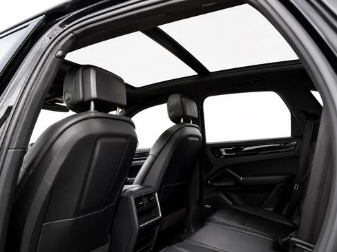 Used 2019 Porsche Cayenne AWD/4WD image 13