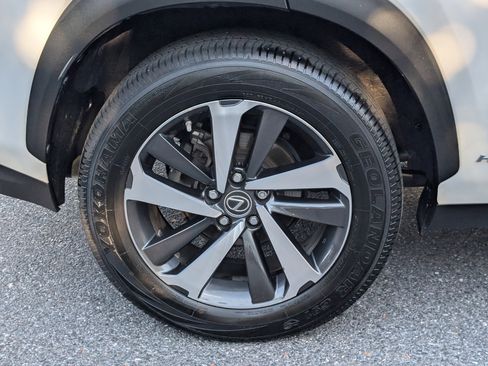 Used 2018 Lexus NX 300h AWD image 11