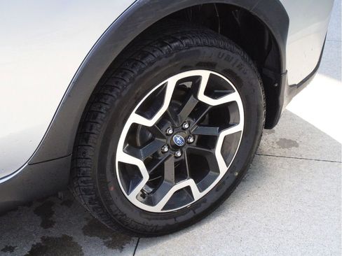 Used 2017 Subaru Crosstrek 2.0i Premium AWD/4WD image 12