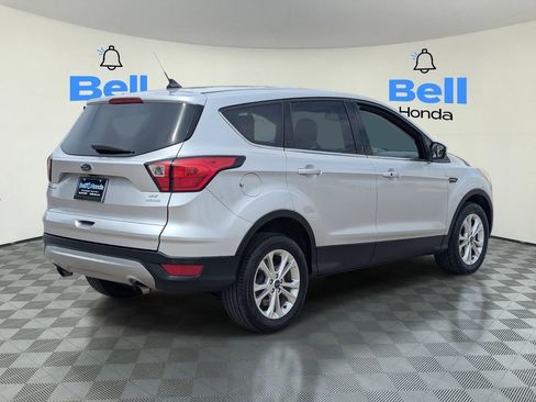 Used 2019 Ford Escape SE image 4