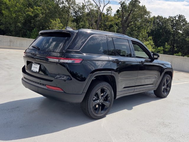 New 2027 Jeep Grand Cherokee Limited w/ Limited Altitude Package RWD image 9