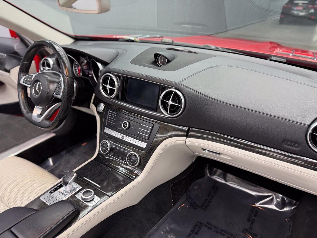 Used 2017 Mercedes-Benz SL 550 w/ Driver Assistance Package image 39