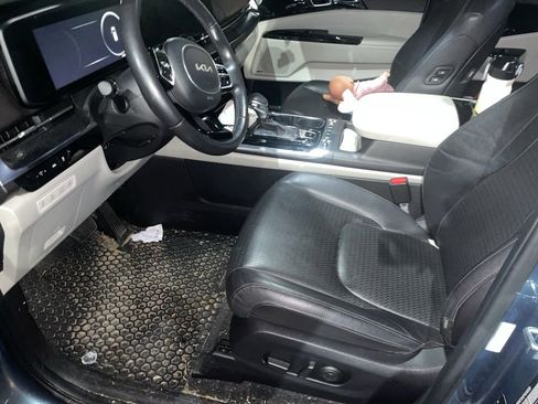 Used 2023 Kia Carnival SX Prestige image 20