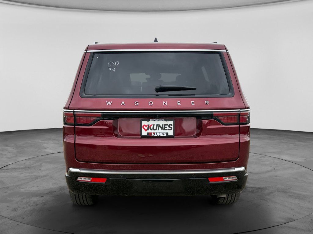 Used 2025 Jeep Wagoneer Series II AWD/4WD image 9