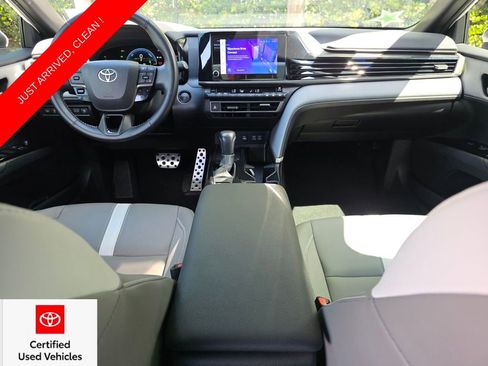 Certified 2025 Toyota Camry SE FWD image 5