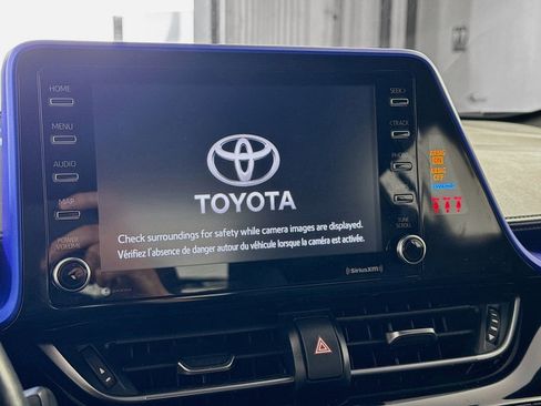 Used 2021 Toyota C-HR XLE FWD image 10