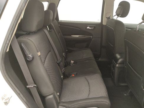 Used 2020 Dodge Journey SE w/ SE Popular Equipment Group image 19