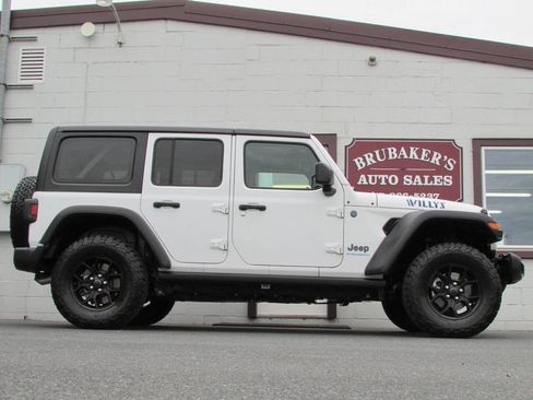 Used 2024 Jeep Wrangler Unlimited AWD/4WD image 12