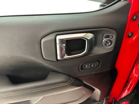 Used 2025 Jeep Wrangler Unlimited Sahara w/ Safety Group image 13