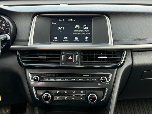 Used 2018 Kia Optima LX w/ 17" Alloy Wheels Package image 20