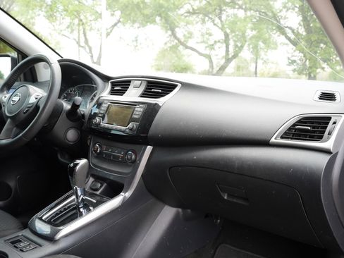 Used 2016 Nissan Sentra SR image 23