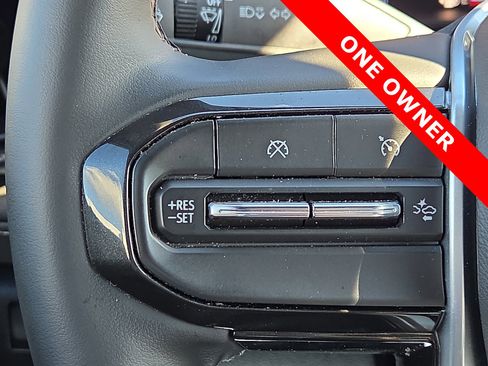 Used 2025 Chevrolet Colorado LT w/ LT Convenience Package image 21