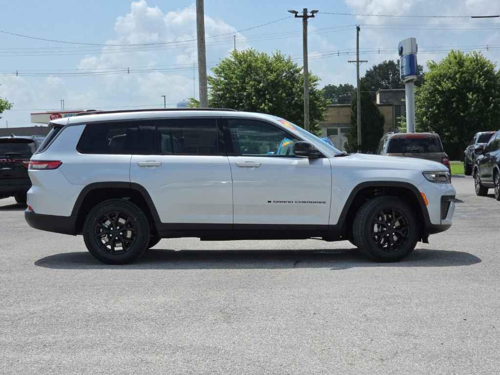 New 2026 Jeep Grand Cherokee L 4WD image 8