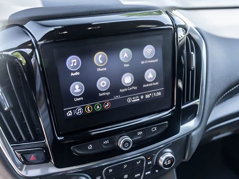 Used 2023 Chevrolet Traverse RS FWD image 16