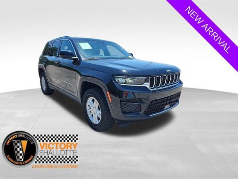Used 2024 Jeep Grand Cherokee Laredo w/ Trailer Tow Package RWD image 1