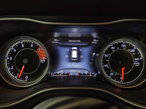 Used 2021 Jeep Cherokee Trailhawk w/ Premium Leather Package image 23