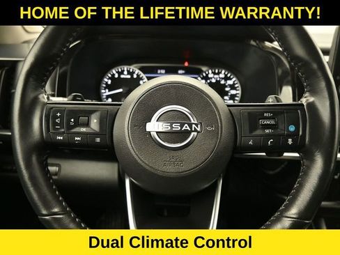 Used 2024 Nissan Pathfinder SL w/ SL Premium Package image 19