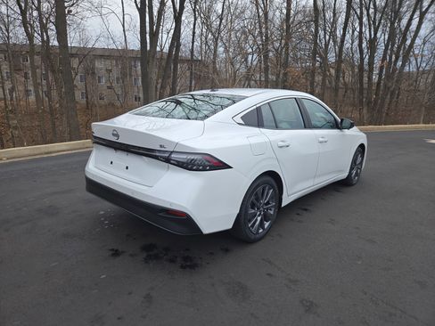 New 2026 Nissan Sentra SL w/ Floor Mat Package image 3