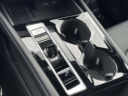 Certified 2025 Volkswagen Atlas Cross Sport SEL R-Line image 32