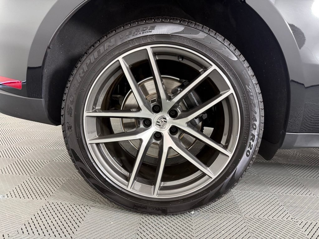 Certified 2026 Porsche Macan AWD/4WD image 13